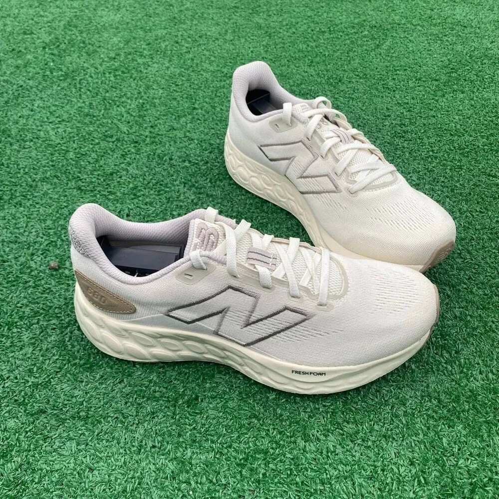 NEW BALANCE FRESH FOAM 680 V8 - Women’s Running Shoes - SIZE 8 WIDE
